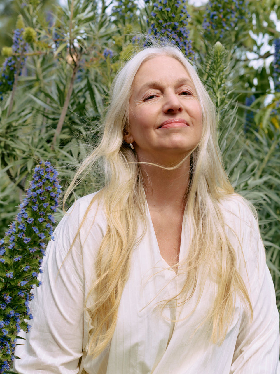 Does Long Hair Make You Look Older? A Hairstylist’s Answer
